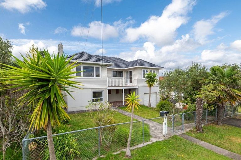 Photo of property in 108 Eversleigh Road, Belmont, Auckland, 0622