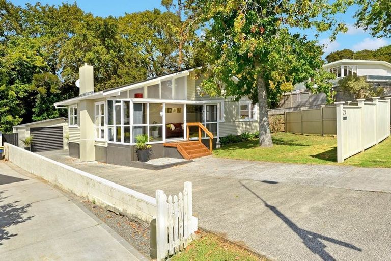 Photo of property in 24 Mountbatten Avenue, Hillcrest, Auckland, 0627
