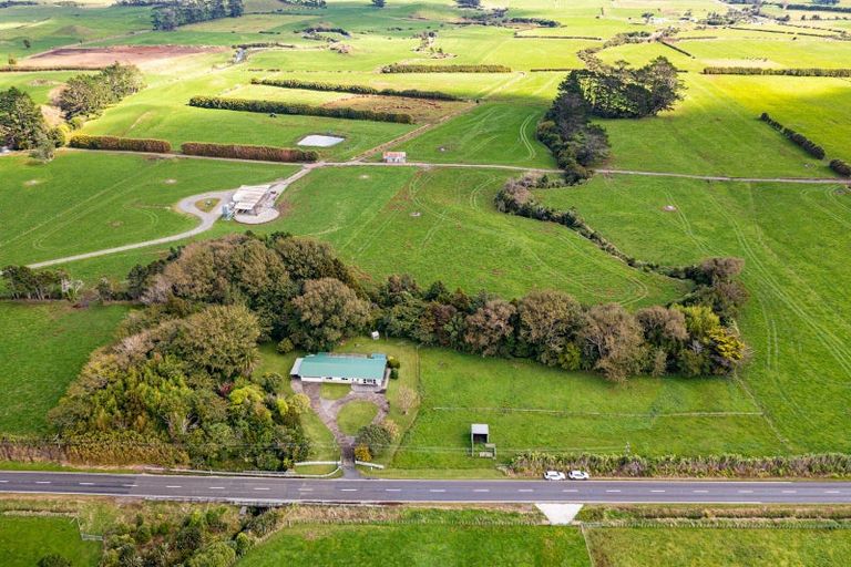 Photo of property in 2133 Wiremu Road, Newall, New Plymouth, 4381