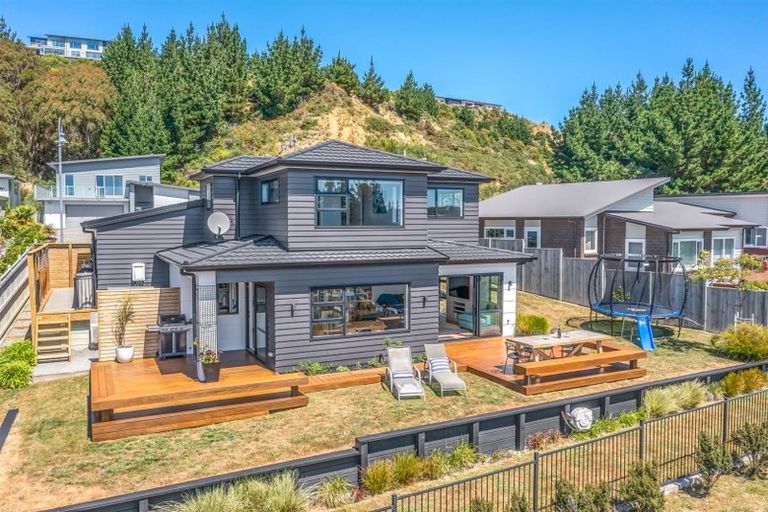 Photo of property in 20 Pacific View, Whitby, Porirua, 5024