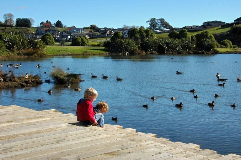 Photo of property in 37 Saint Pauls Drive, Brookfield, Tauranga, 3110