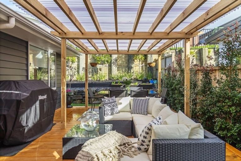 Photo of property in 5 Resolution Drive, Gulf Harbour, Whangaparaoa, 0930