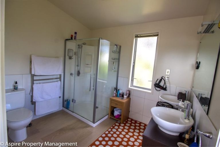 Photo of property in 92 Pemberton Avenue, Bayview, Auckland, 0629