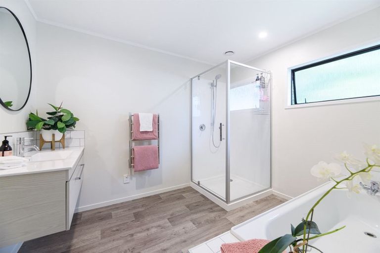 Photo of property in 8 Serrata Place, Browns Bay, Auckland, 0630