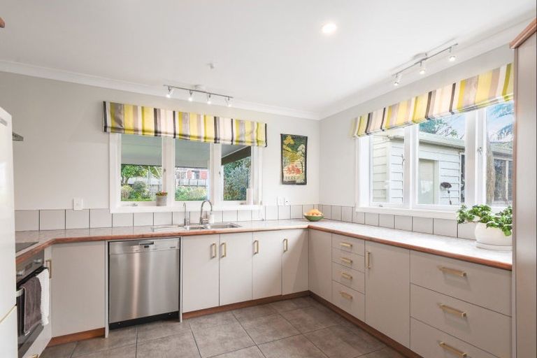 Photo of property in 10 Wharepaina Crescent, Springfield, Rotorua, 3015