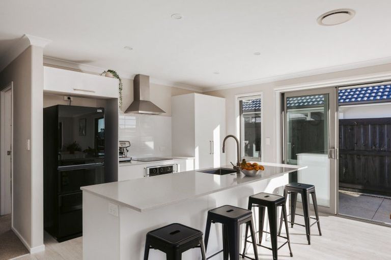 Photo of property in 43 Kaiora Drive, Papamoa Beach, Papamoa, 3118