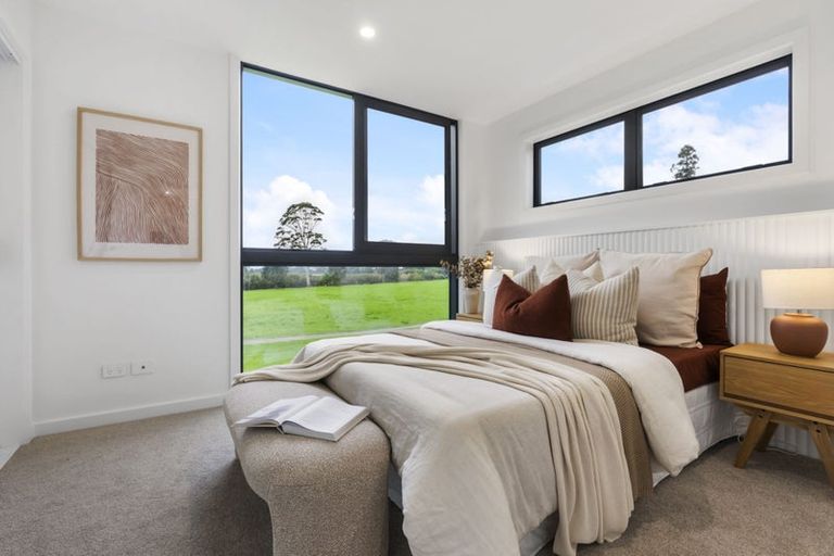 Photo of property in 26 Dawnhaven Drive, Te Atatu Peninsula, Auckland, 0610