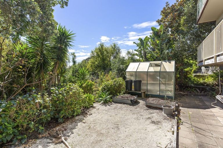Photo of property in 1442 Whangaparaoa Road, Army Bay, Whangaparaoa, 0930