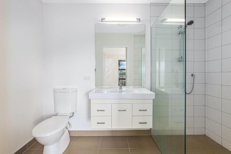 Photo of property in 1/2 Flotilla Place, Whitby, Porirua, 5024