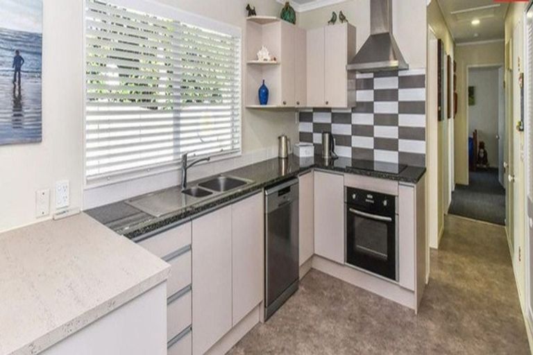 Photo of property in 2b Cliff Road, Papakura, 2110