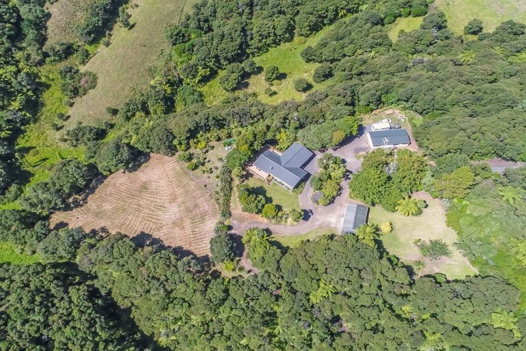 Photo of property in 360 Wairere Road, Waitakere, Henderson, 0782