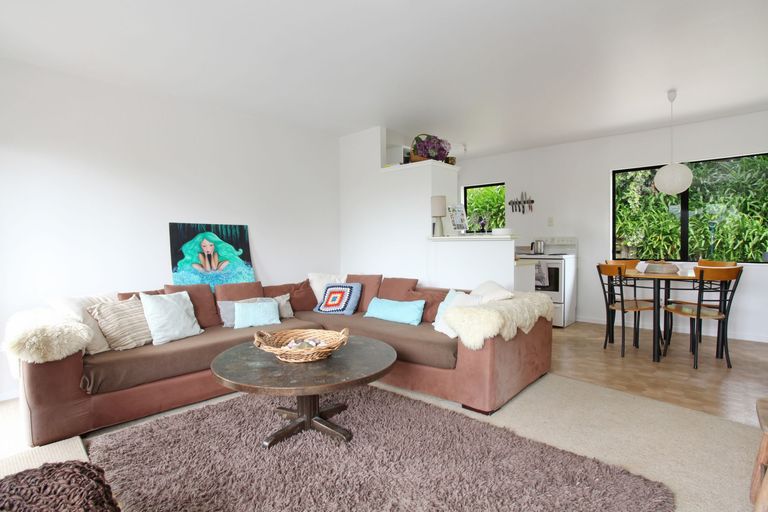 Photo of property in 38 Main Road, Raglan, 3225