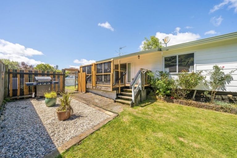 Photo of property in 18 Tulsa Grove, Totara Park, Upper Hutt, 5018