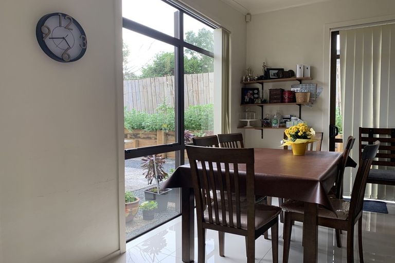 Photo of property in 2a Charlenne Close, Ranui, Auckland, 0612