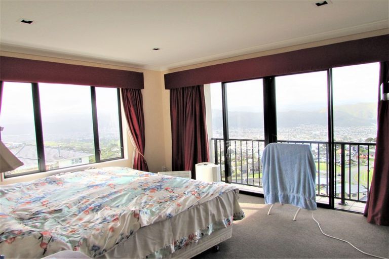 Photo of property in 38 Arahiwi Grove, Tirohanga, Lower Hutt, 5010