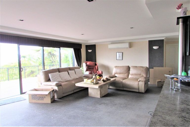 Photo of property in 38 Arahiwi Grove, Tirohanga, Lower Hutt, 5010