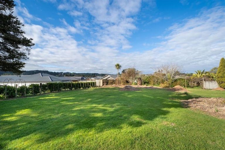 Photo of property in 69 Sunny Crescent, Huapai, Kumeu, 0810