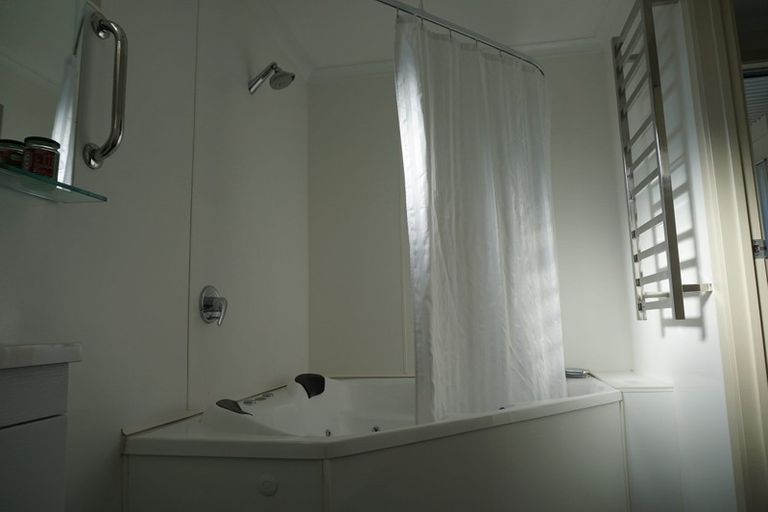 Photo of property in 18a Meeanee Quay, Westshore, Napier, 4110