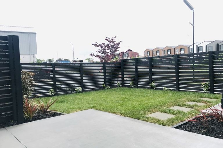 Photo of property in 35 Nugget Avenue, Hobsonville, Auckland, 0616