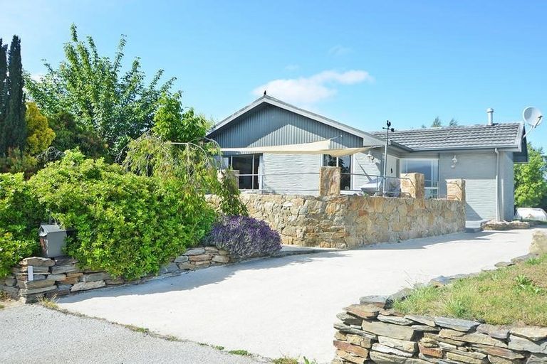 Photo of property in 100 Molyneux Avenue, Cromwell, 9310