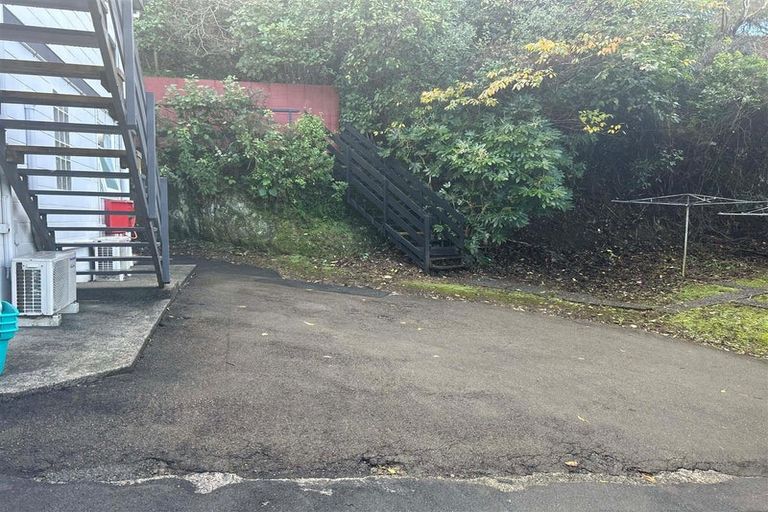 Photo of property in 9 Epsom Way, Karori, Wellington, 6012