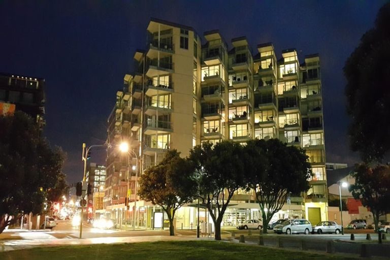 Photo of property in Piermont Apartments, 4i/82 Cable Street, Te Aro, Wellington, 6011