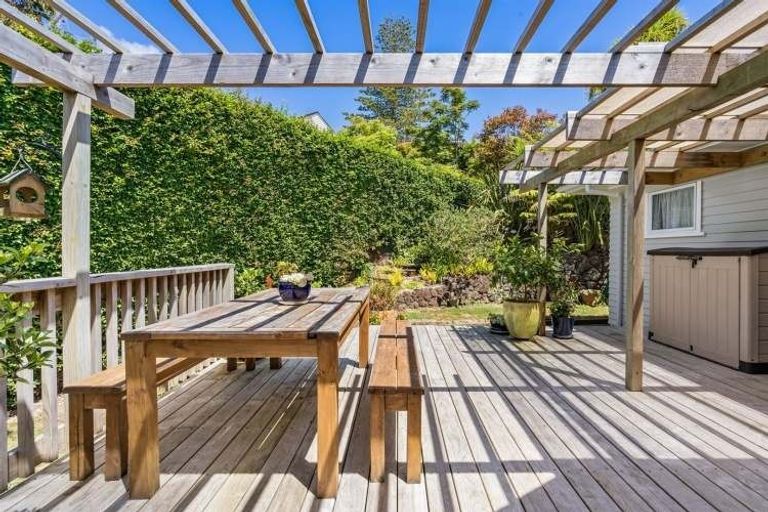 Photo of property in 23a Aberdeen Road, Castor Bay, Auckland, 0620