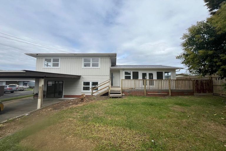 Photo of property in 15 Trentham Road, Papakura, 2110