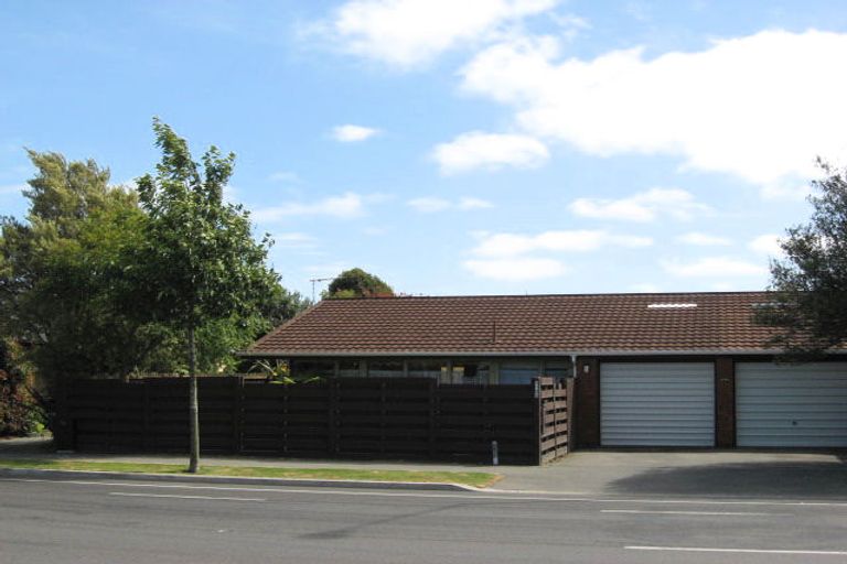 Photo of property in Yaldhurst Courts, 1/372 Yaldhurst Road, Russley, Christchurch, 8042