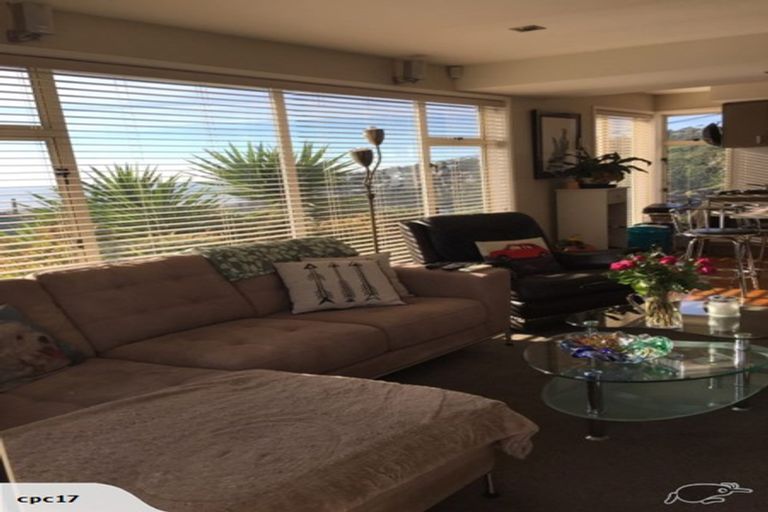 Photo of property in 90 Moncks Spur Road, Redcliffs, Christchurch, 8081