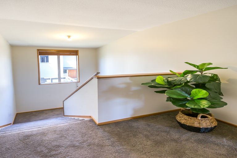 Photo of property in 376a Memorial Avenue, Burnside, Christchurch, 8053