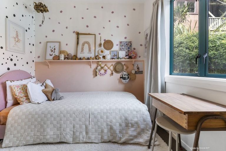 Photo of property in 24 Volga Street, Island Bay, Wellington, 6023