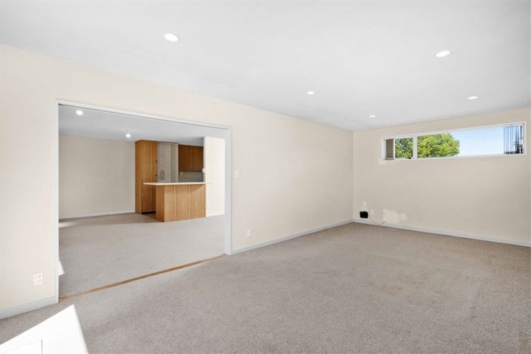 Photo of property in 16 Kruse Place, Redwood, Christchurch, 8051