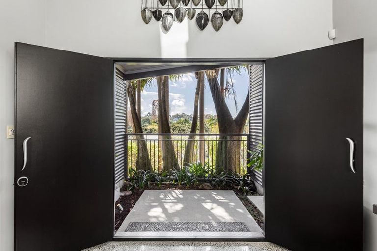 Photo of property in 2 Pounamu Avenue, Greenhithe, Auckland, 0632