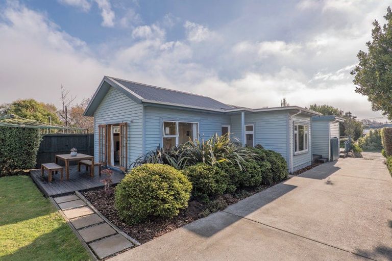 Photo of property in 14 Riverview Street, Beckenham, Christchurch, 8023