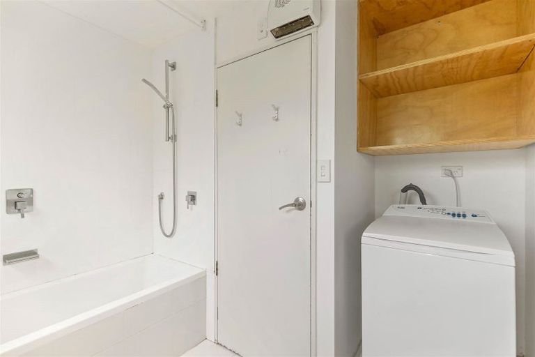 Photo of property in 255 Fernhill Road, Sunshine Bay, Queenstown, 9300