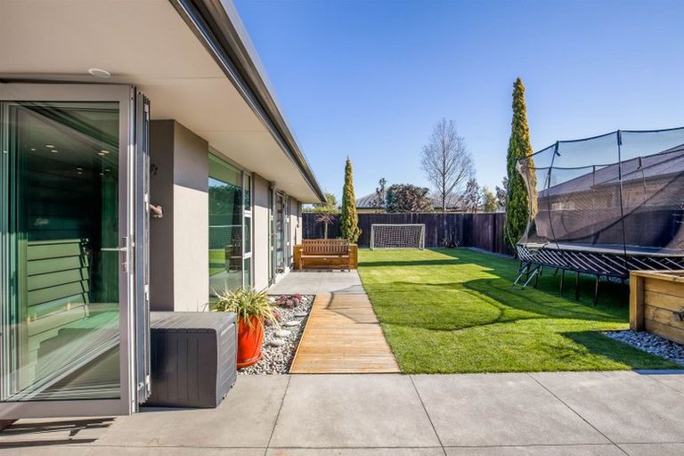 Photo of property in 23 Six Silvers Avenue, Halswell, Christchurch, 8025