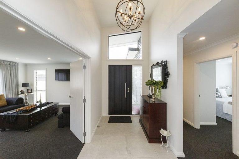 Photo of property in 5 Freedom Drive, Kelvin Grove, Palmerston North, 4414