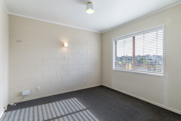 Photo of property in 5a Dolbear Street, Titirangi, Auckland, 0604