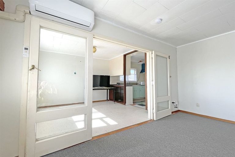 Photo of property in 75 Larnoch Road, Henderson, Auckland, 0610