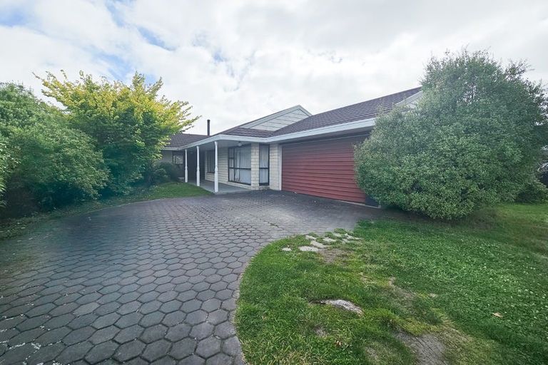 Photo of property in 18 Regency Crescent, Redwood, Christchurch, 8051