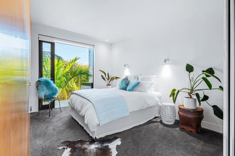 Photo of property in 30 Nihinihi Avenue, Raglan, 3225