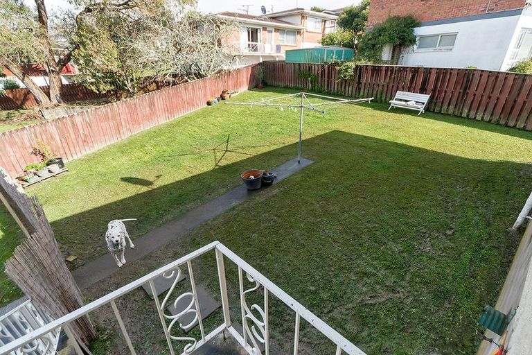 Photo of property in 32 Rosewarne Crescent, Glendene, Auckland, 0602
