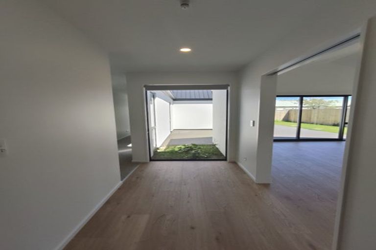 Photo of property in 21 Dray Place, Halswell, Christchurch, 8025