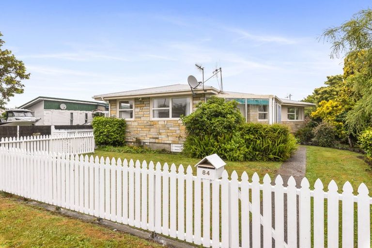 Photo of property in 84 Donovan Road, Paraparaumu Beach, Paraparaumu, 5032