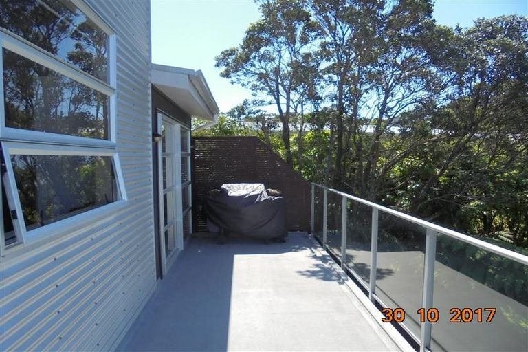 Photo of property in 10 Eastview Grove, Normandale, Lower Hutt, 5010