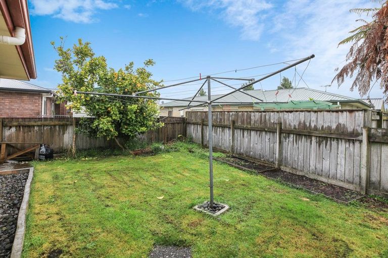 Photo of property in 42 Catalina Drive, Melville, Hamilton, 3206