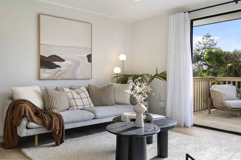 Photo of property in 6 Crosby Road, West Harbour, Auckland, 0618