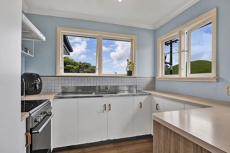 Photo of property in 6 Hurworth Road, Hurworth, New Plymouth, 4371