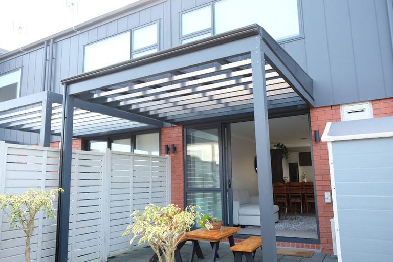 Photo of property in 16 Whimbrel Road, Flat Bush, Auckland, 2019